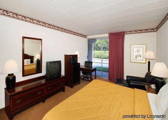 Quality Inn North Yellow Tavern Szoba fotó